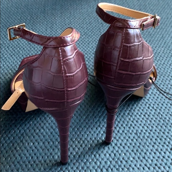 Nine West Ladies Shoe - Picture 2 of 2